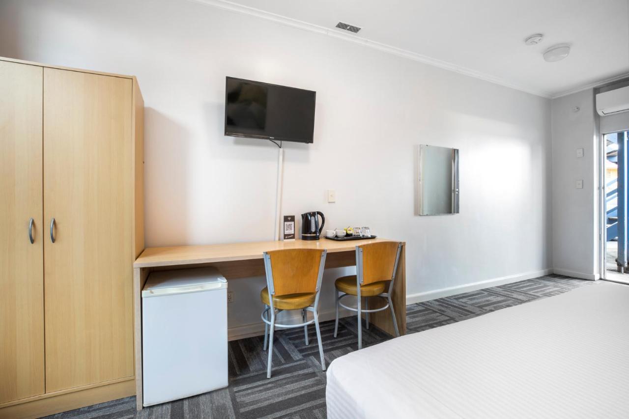 Meadow Inn Hotel-Motel Melbourne Exteriör bild