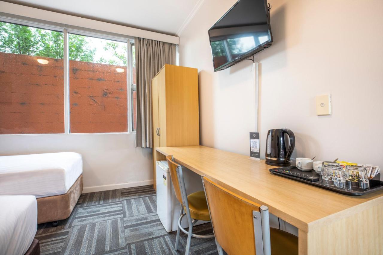 Meadow Inn Hotel-Motel Melbourne Exteriör bild